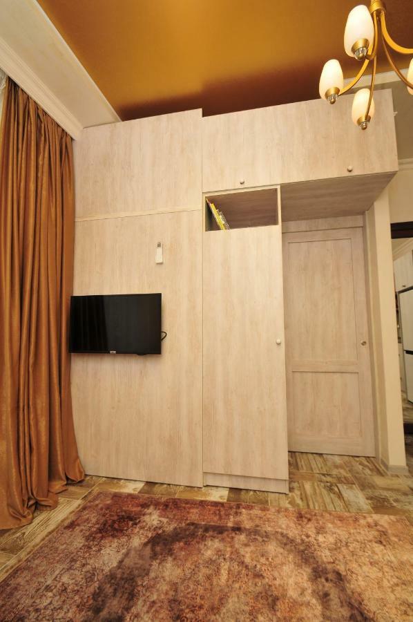 Apartments With A View Of The Trinity Holy Batumi Exterior foto